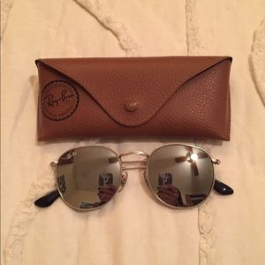 Silver Mirrored Round Ray-Ban sunglasses